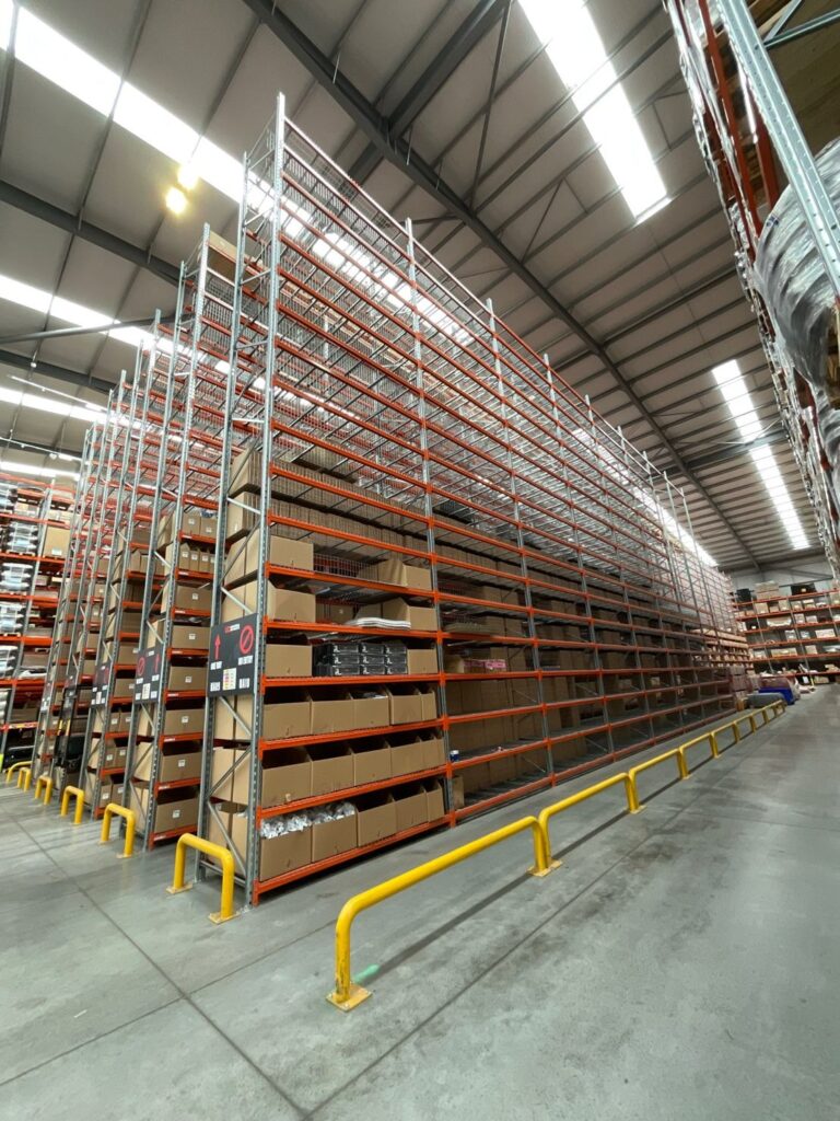Narrow Aisle Racking vs. VNA Racking – The Main Differences | Prodek Narrow Aisle Racking vs. VNA Racking – The Main Differences - Prodek
